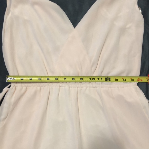 🆕Gorgeous crepe cream jumpsuit❤️New with tags⭐️ - Picture 9 of 10